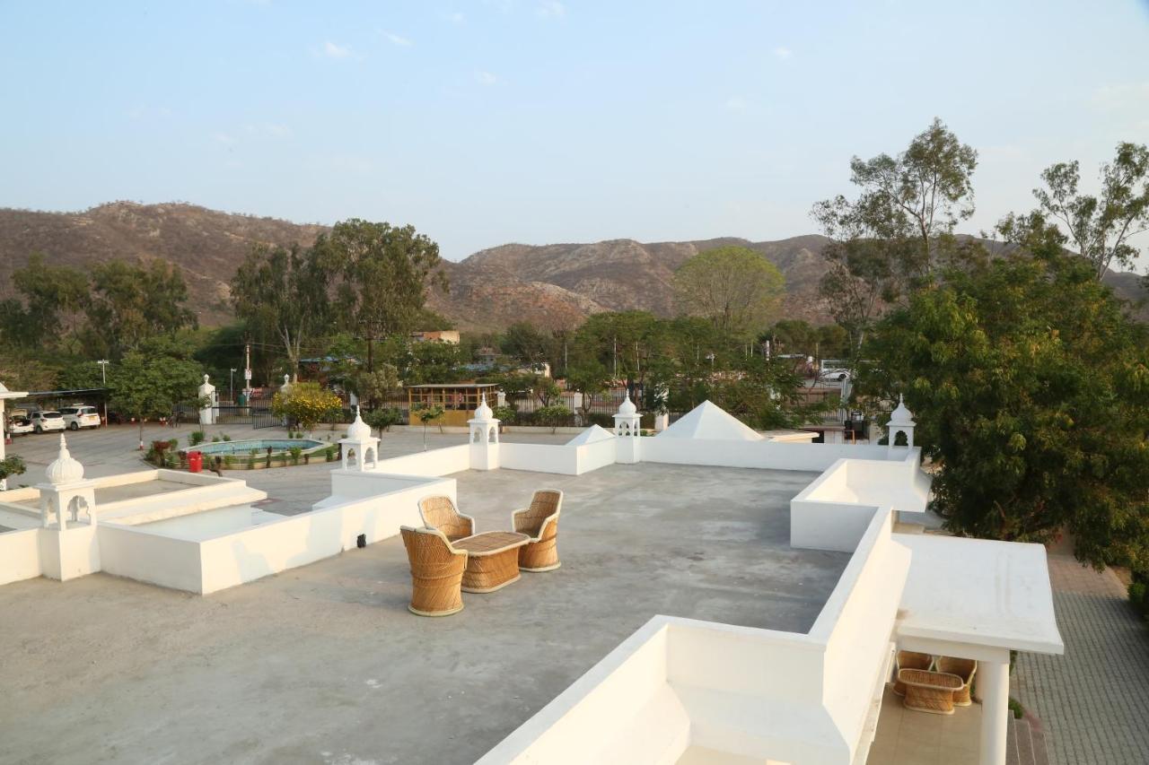 Gulmohar Sariska Resort Bairāt Exterior foto