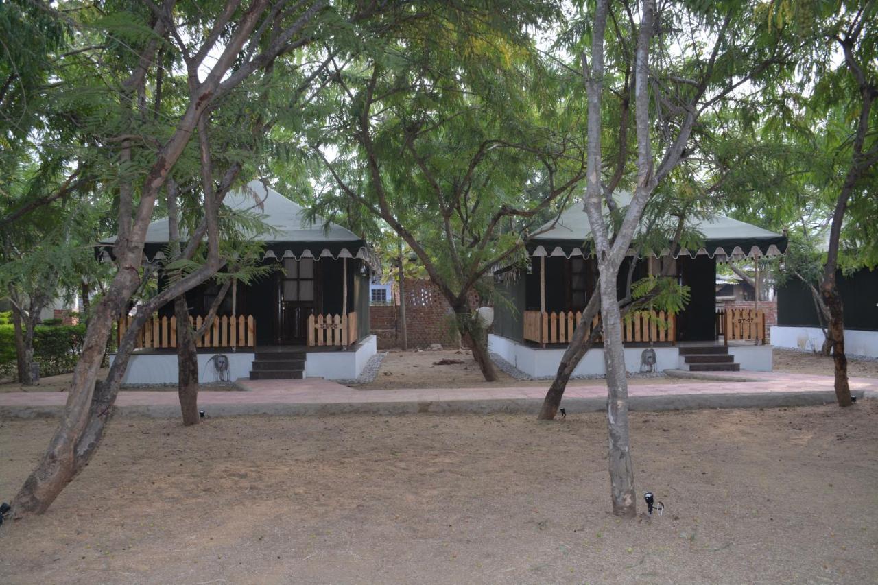 Gulmohar Sariska Resort Bairāt Exterior foto